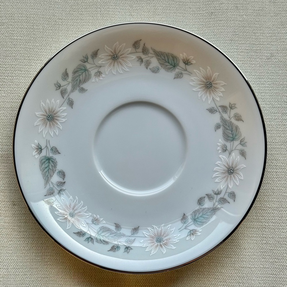 NEW NORITAKE WELLESLEY SAUCER MID CENTURY MODERN - REAL PLATINUM RIM